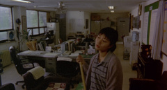 Barking-Dogs-Never-Bite-2000-stills-09