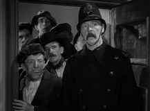The-Invisible-Man-1933-stills-13