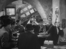 The-Lady-Vanishes-1938-stills-04
